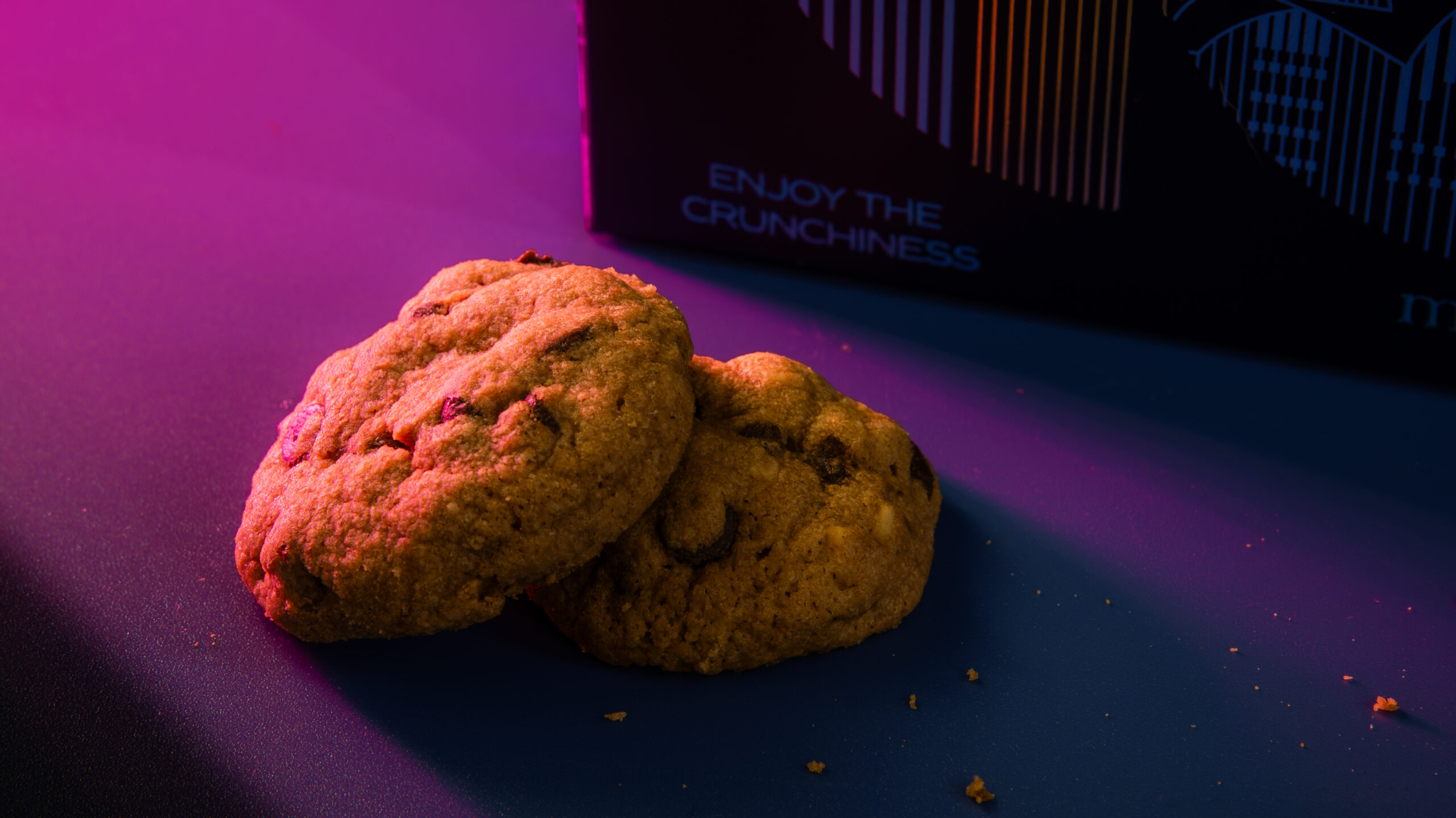 ManenNeon_Cookie_CloseUp_16x9 Månen Bakery | Hong Kong Souvenir Series Packaging